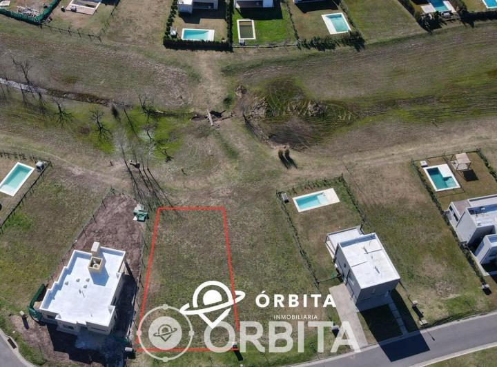 Terreno · 587m²