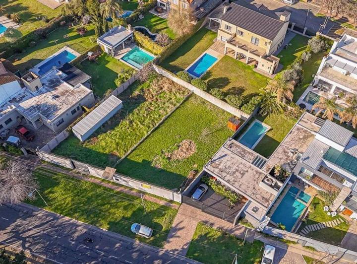 Terreno · 398m²