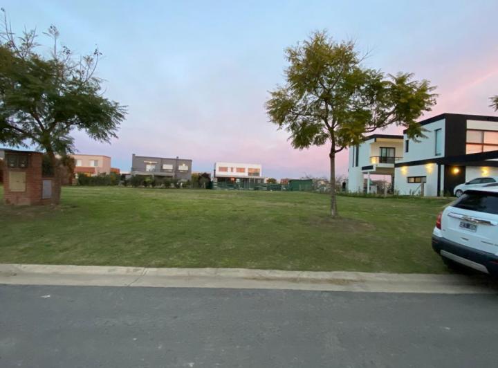 Terreno · 649m²