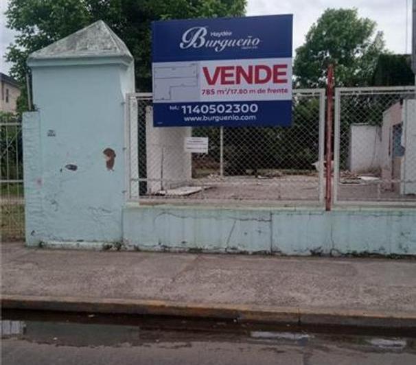 Terreno · 785m²