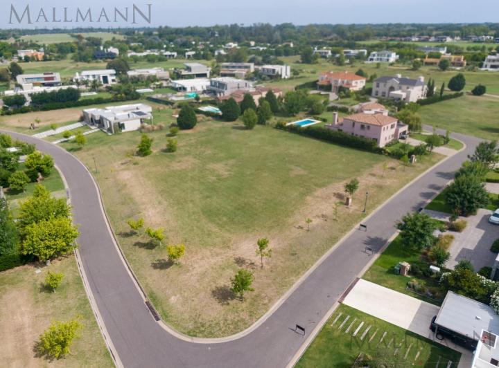 Terreno · 1525m²