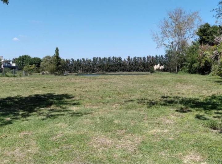 Terreno · 1006m²