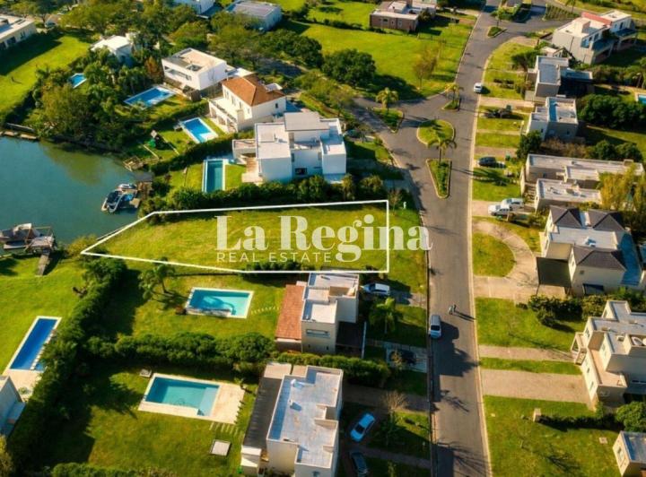 Terreno · 1167m²