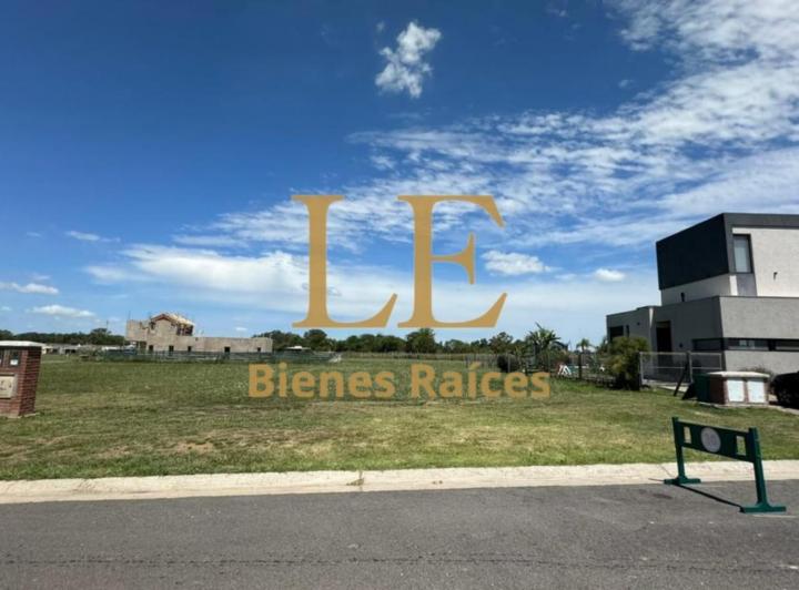 Terreno · 700m²