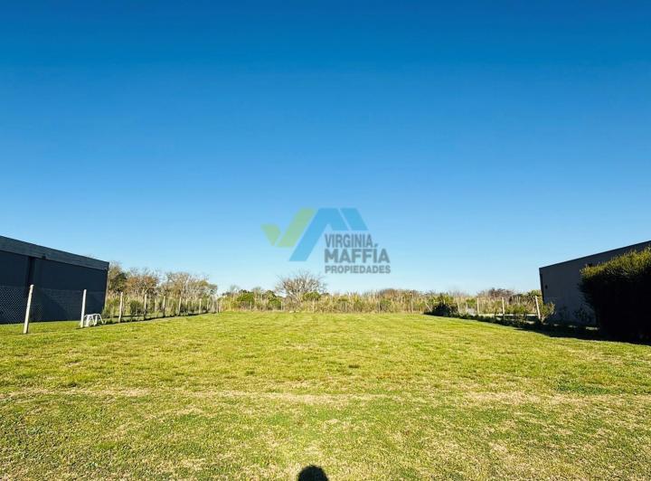 Terreno · 820m²