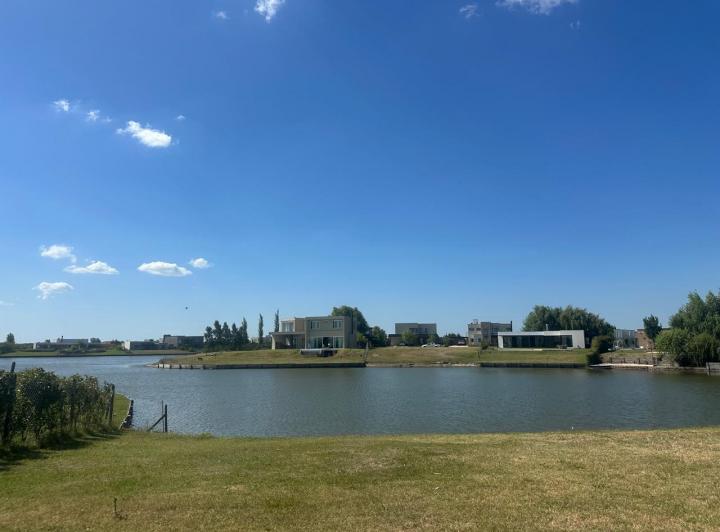 Terreno · 957m²