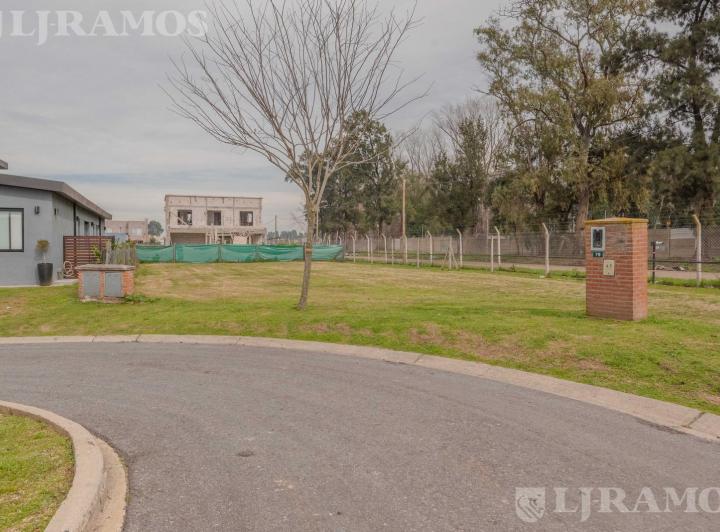 Terreno · 640m²