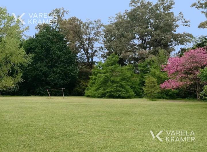 Terreno · 601m²