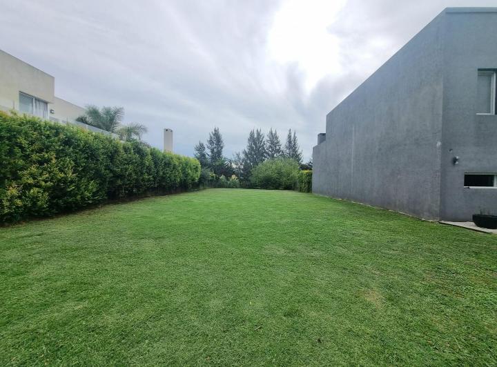 Terreno · 550m²