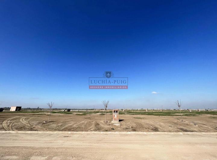 Terreno · 696m²