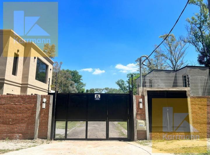 Terreno · 240m²