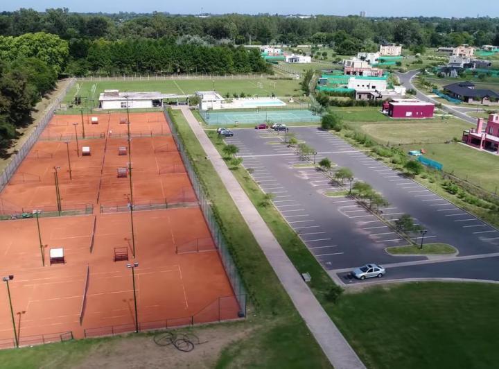 Terreno · 980m²