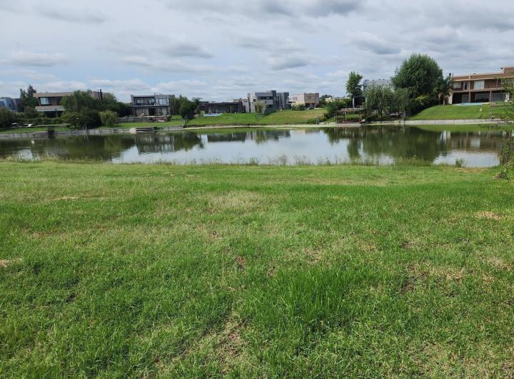 Terreno · 1069m²