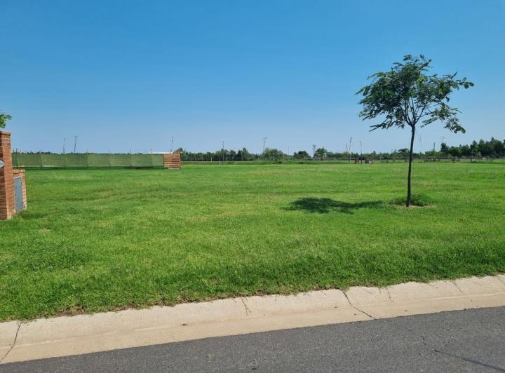 Terreno · 680m²