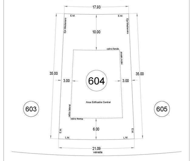 Terreno · 680m²