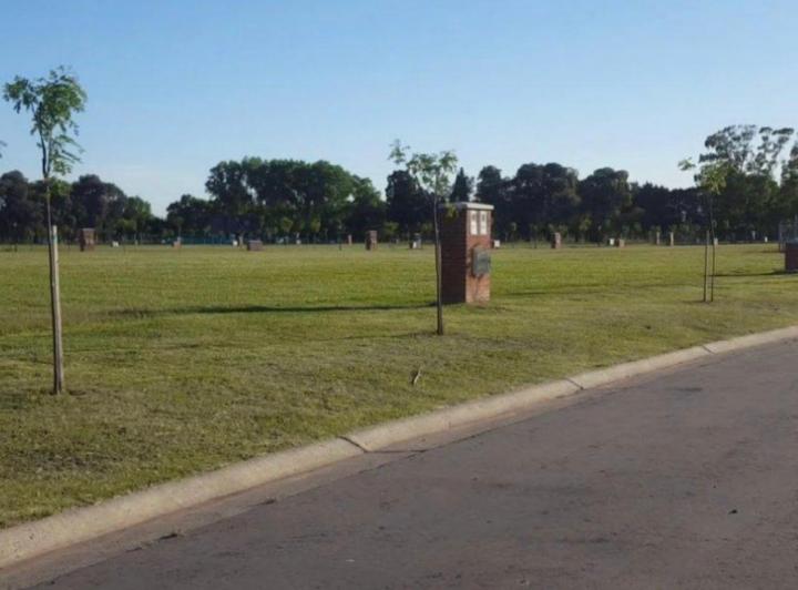 Terreno · 608m²
