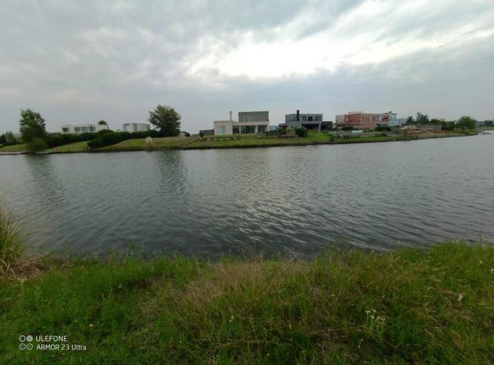 Terreno · 966m²