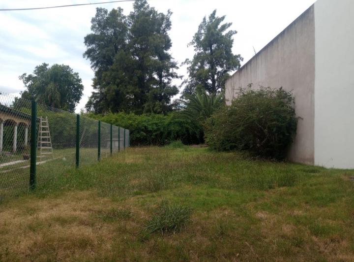 Terreno · 303m²