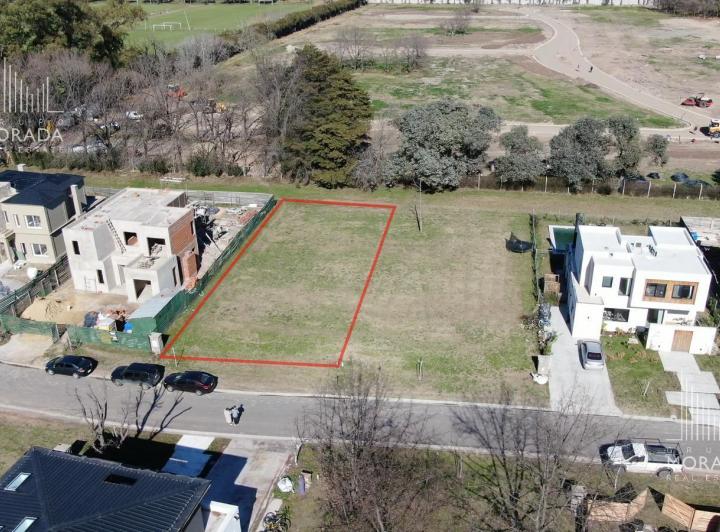 Terreno · 600m²