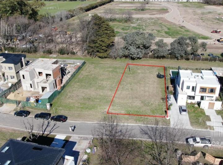 Terreno · 600m²