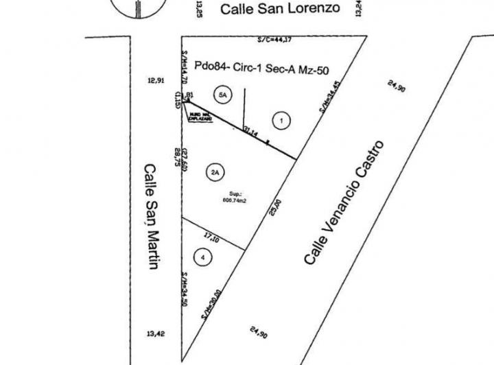 Terreno · 606m²