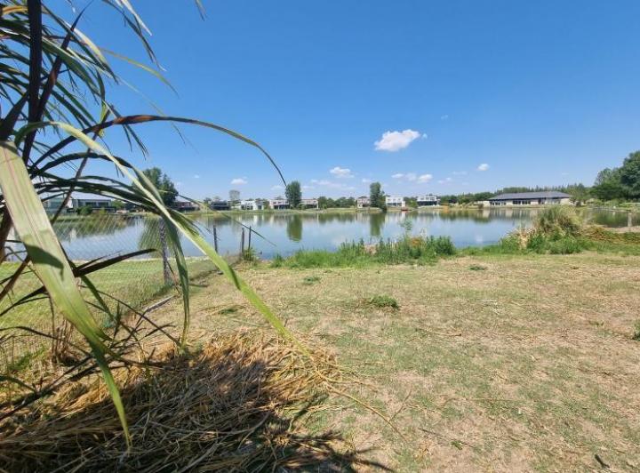 Terreno · 832m²