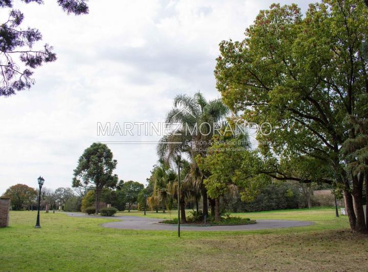 Terreno · 737m²