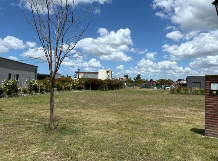 Terreno · 600m²