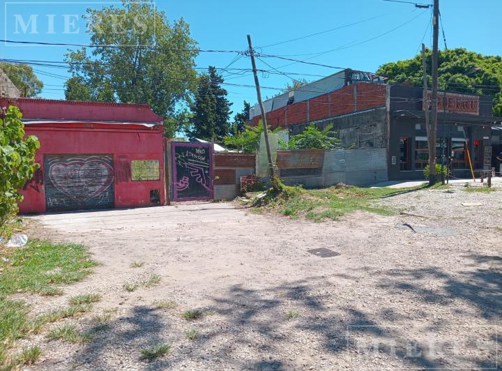 Terreno · 388m²