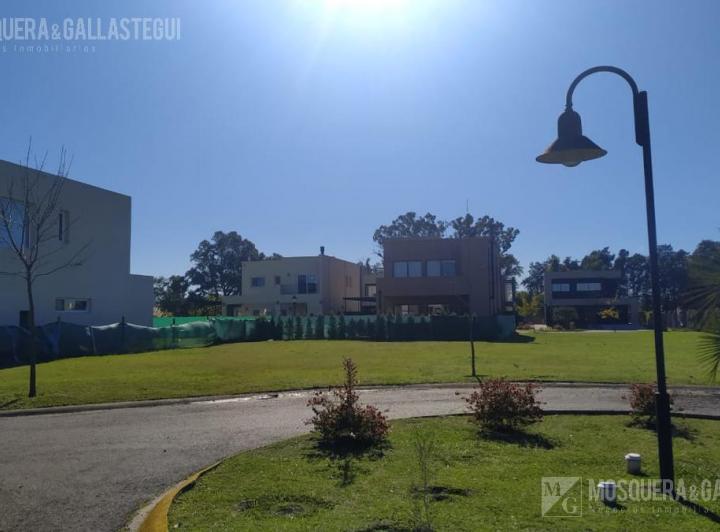 Terreno · 409m²
