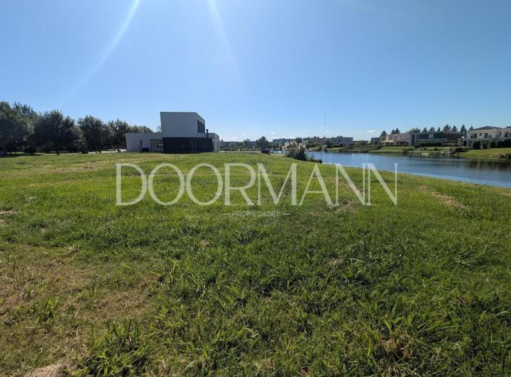 Terreno · 954m²