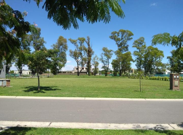 Terreno · 585m²