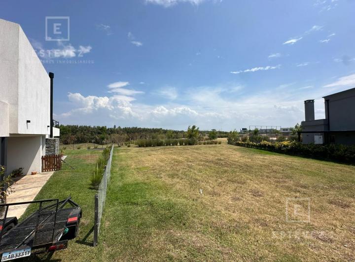 Terreno · 776m²