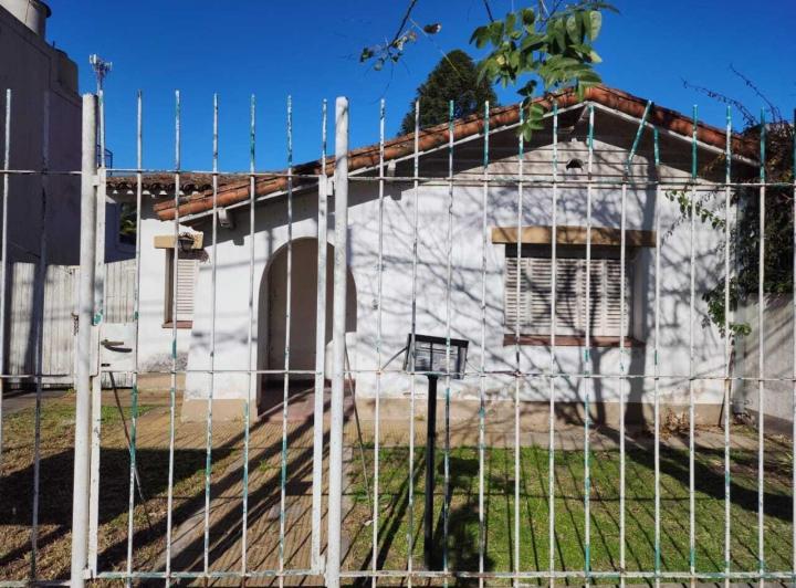 Terreno · 696m²