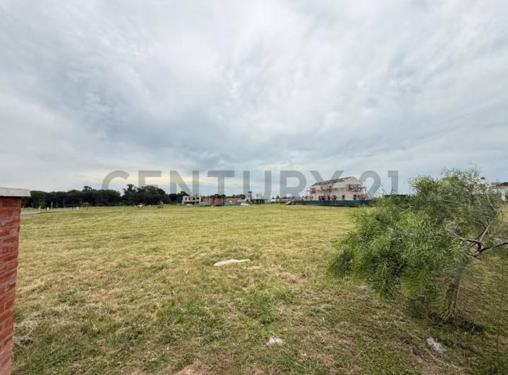 Terreno · 648m²