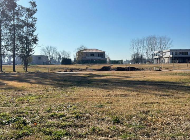 Terreno · 700m²