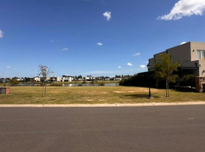 Terreno · 640m²