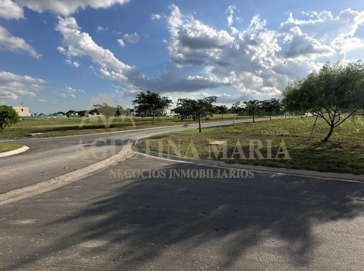 Terreno · 602m²