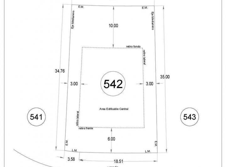 Terreno · 730m²