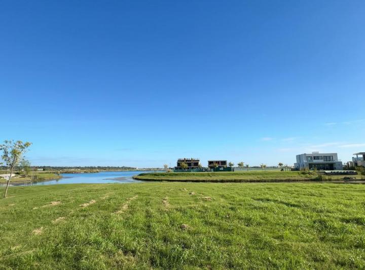 Terreno · 1087m²