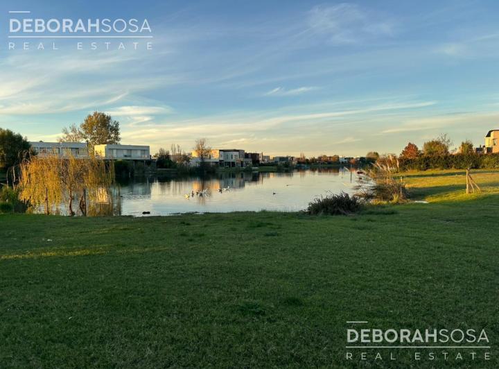 Terreno · 1107m²