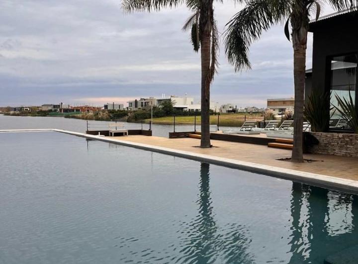 Terreno · 904m²