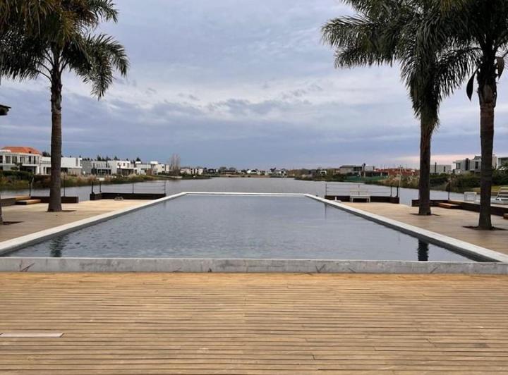 Terreno · 782m²