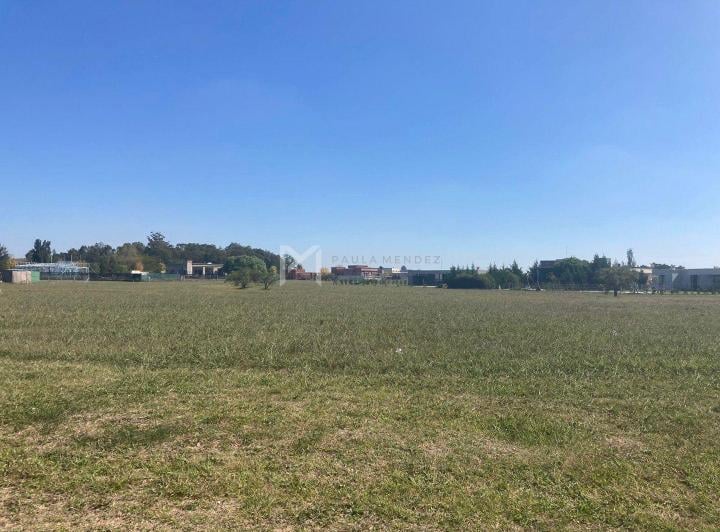 Terreno · 995m²