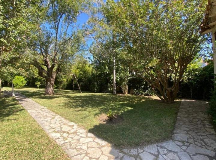 Terreno · 1600m²
