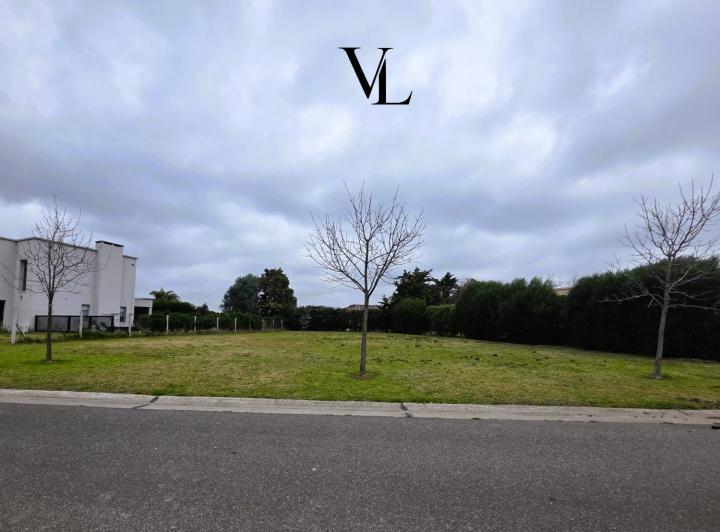 Terreno · 822m²