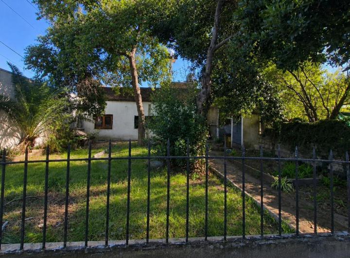 Terreno · 215m²