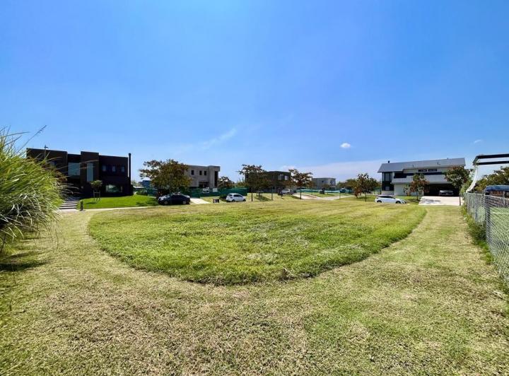 Terreno · 594m²