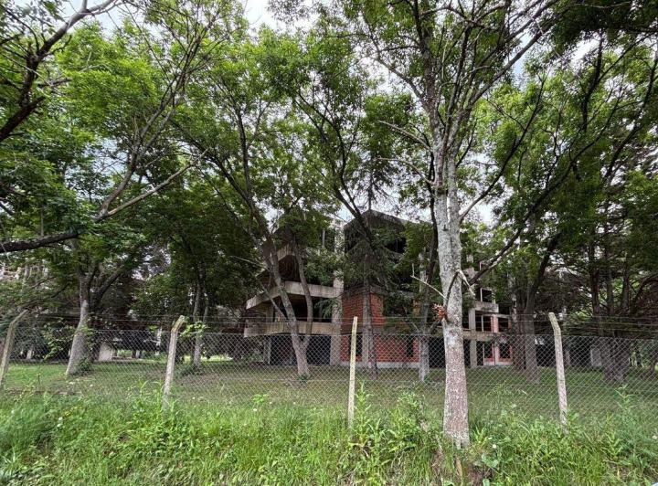 Terreno · 83600m²