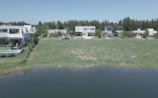 Terreno · 816m²